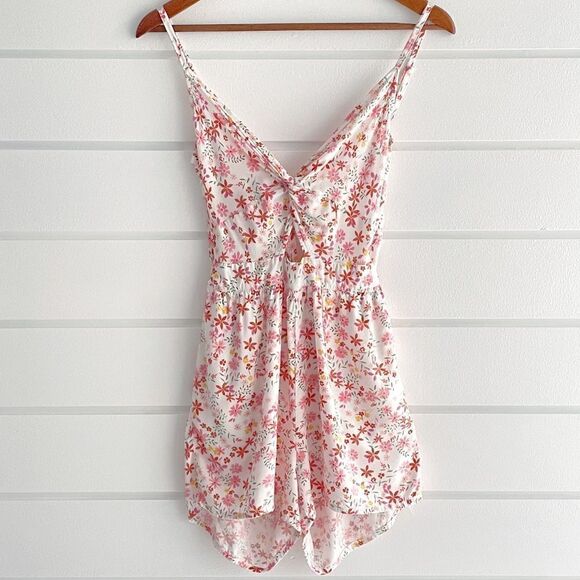 Aeropostale Printed Twist-Front Tie-Back Romper Size XS - Picture 2 of 11